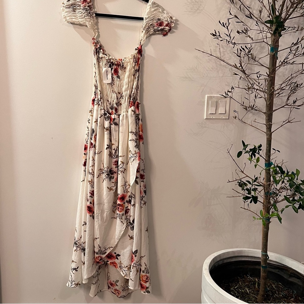 MENDOCINO White Floral Dress - Size L NWT